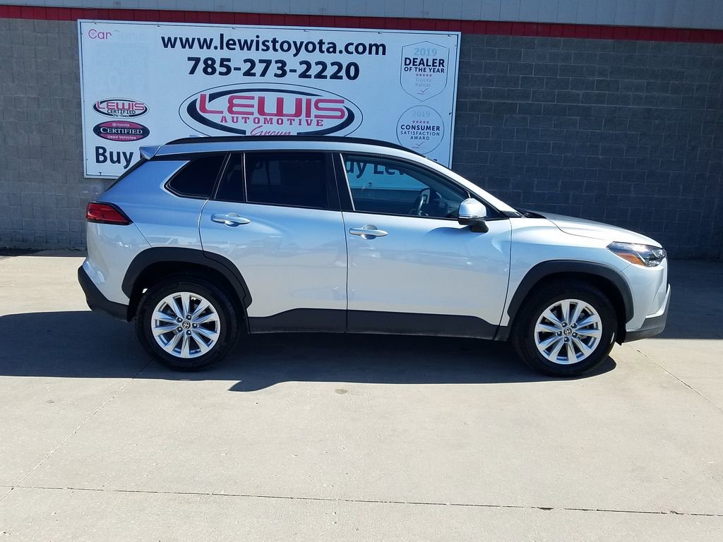 Used 2024 Toyota Corolla Cross LE with VIN 7MUCAAAG3RV081541 for sale in Kansas City