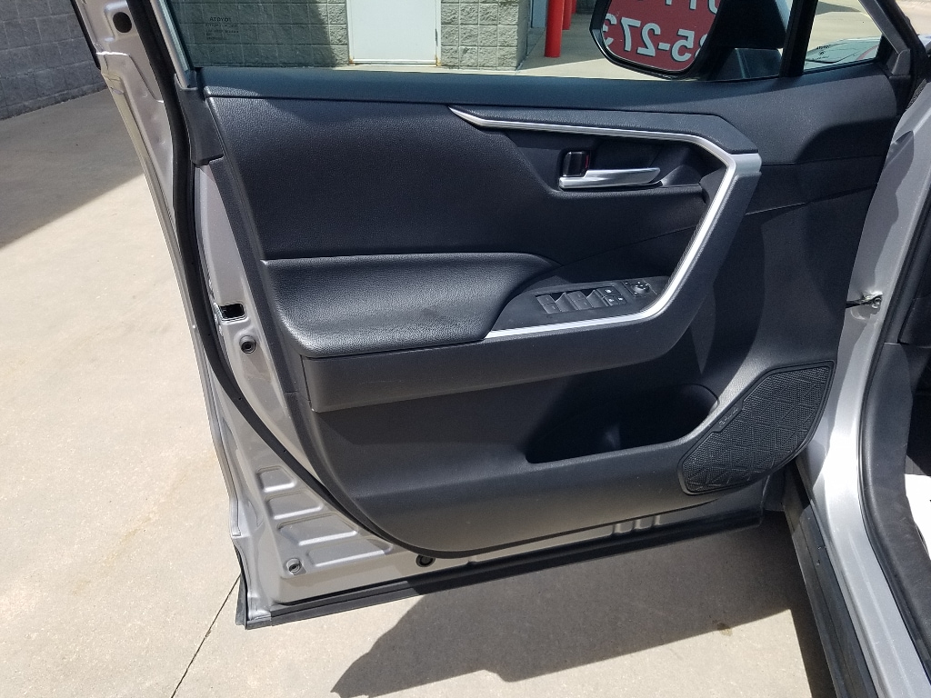 Used 2025 Toyota RAV4 XLE with VIN 2T3RWRFV3SW263885 for sale in Kansas City