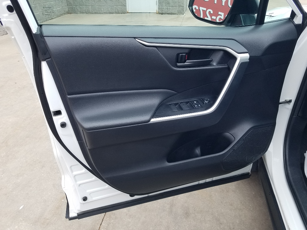 Used 2024 Toyota RAV4 LE with VIN 2T3F1RFVXRW469197 for sale in Kansas City