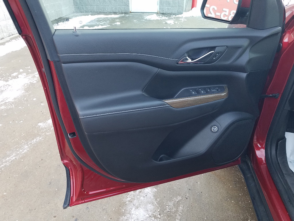 Used 2023 GMC Acadia SLE with VIN 1GKKNRL40PZ261281 for sale in Kansas City