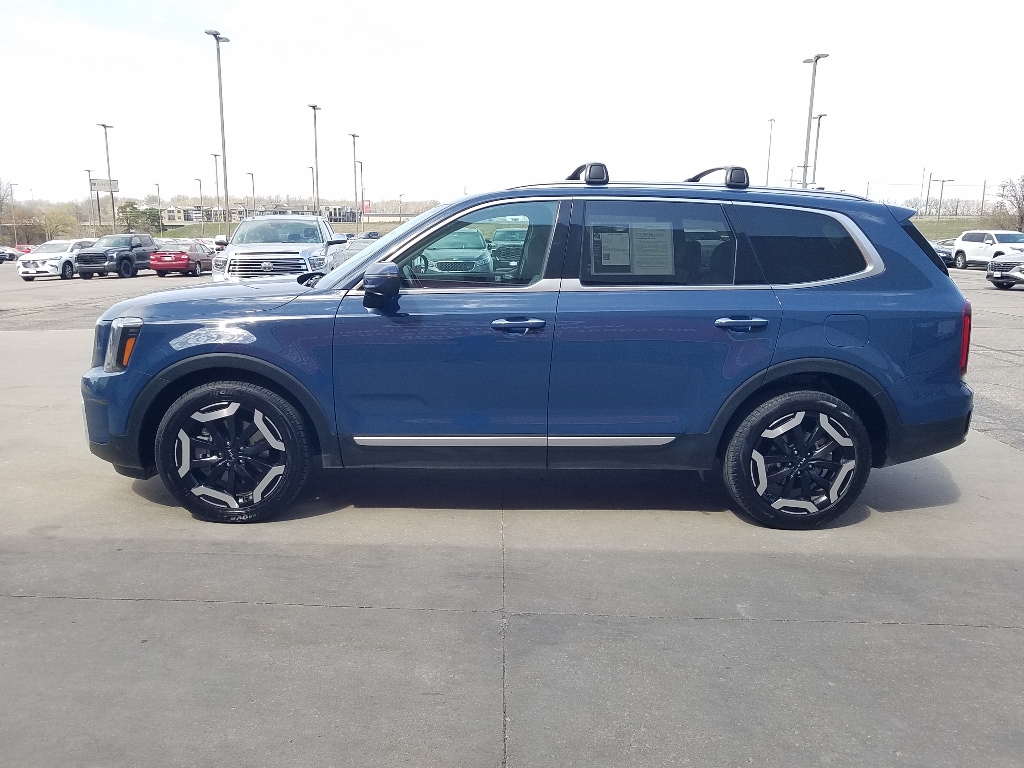 2025 Kia Telluride S - Photo 23