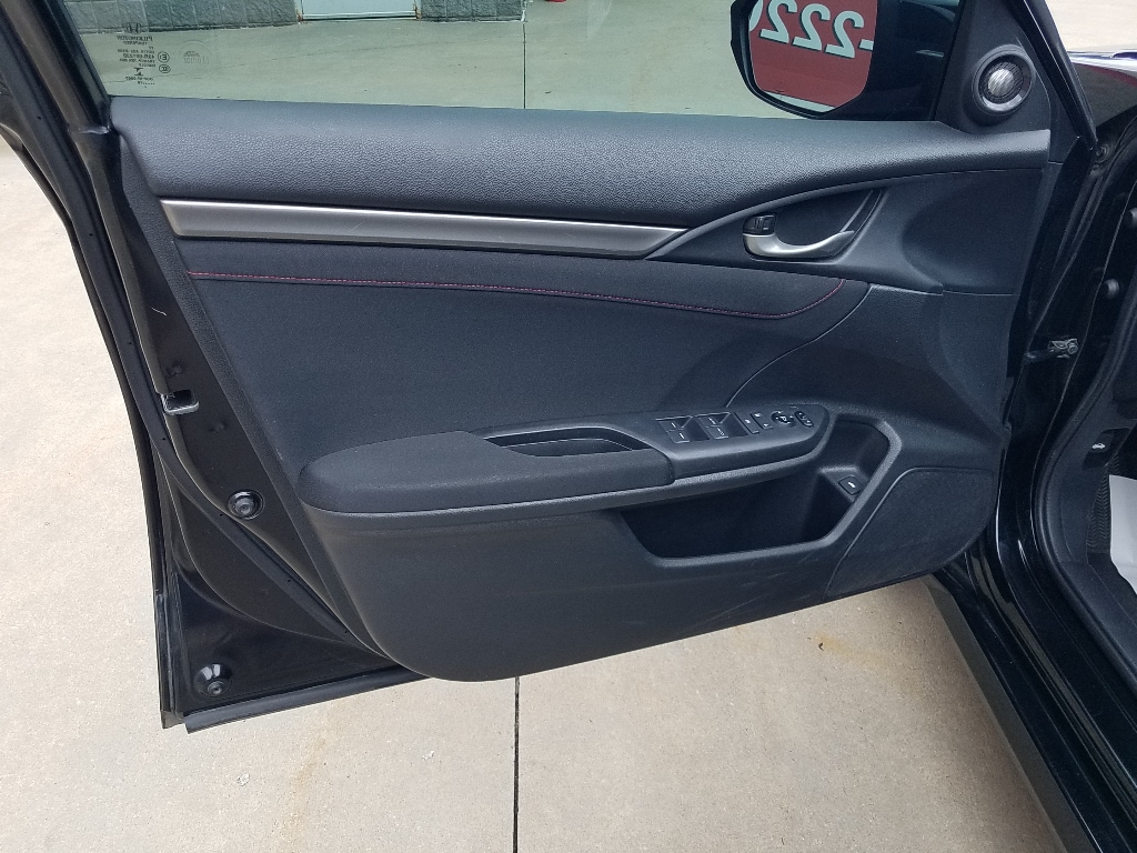 Used 2018 Honda Civic Si with VIN 2HGFC1E52JH704470 for sale in Kansas City