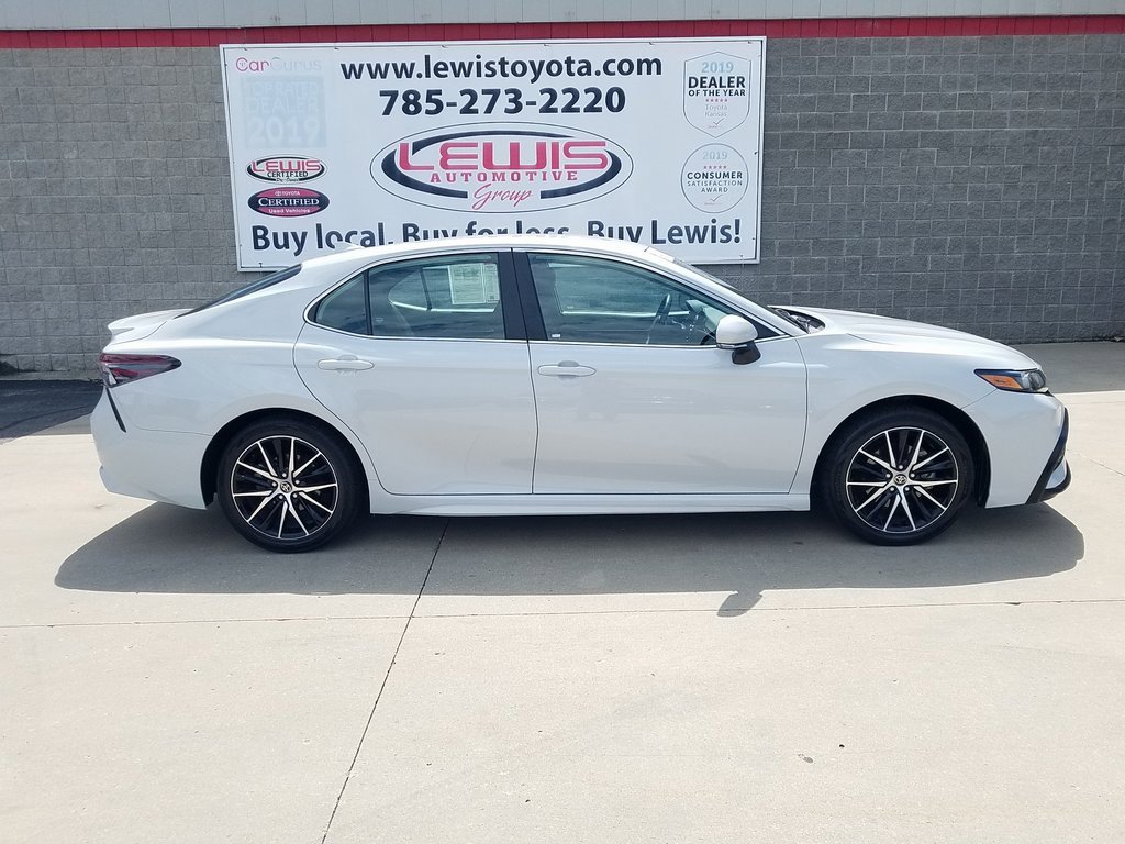 Certified 2024 Toyota Camry SE with VIN 4T1T11AK2RU189039 for sale in Kansas City