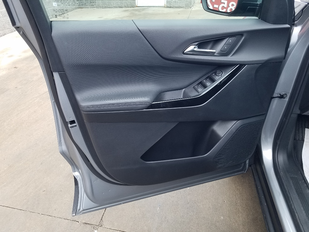 Used 2026 Chevrolet Equinox LT with VIN 3GNAXHEG1TL158107 for sale in Kansas City