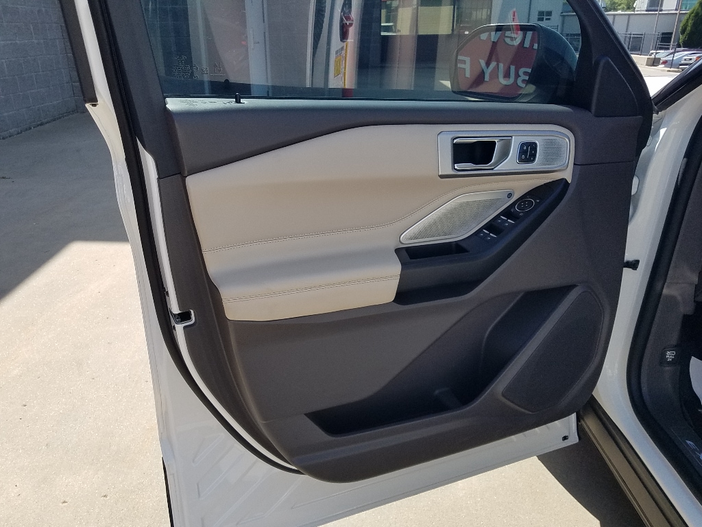 Used 2020 Ford Explorer Platinum with VIN 1FM5K8HC1LGC50156 for sale in Kansas City