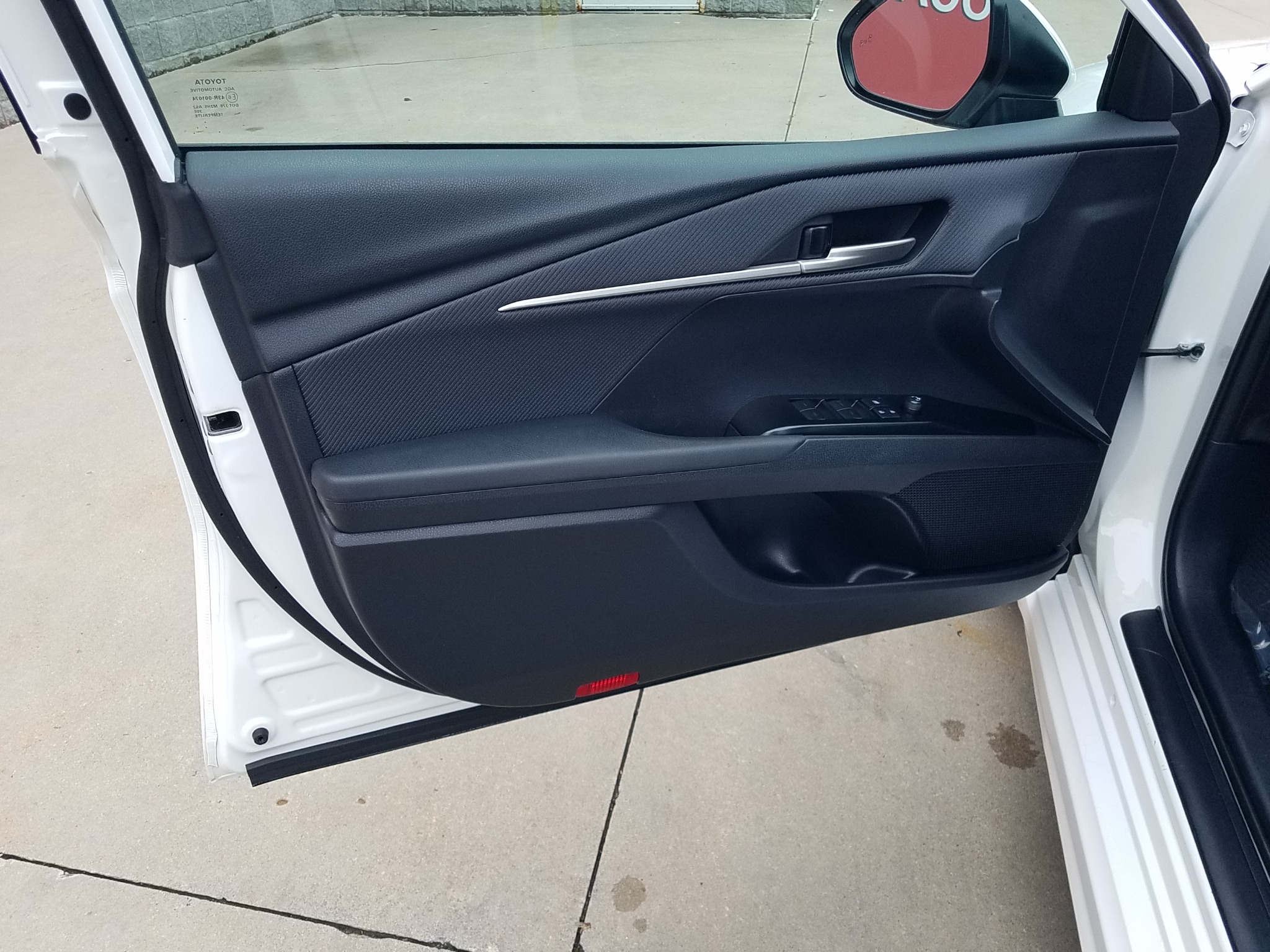 Used 2025 Toyota Camry SE with VIN 4T1DAACK1SU113805 for sale in Kansas City