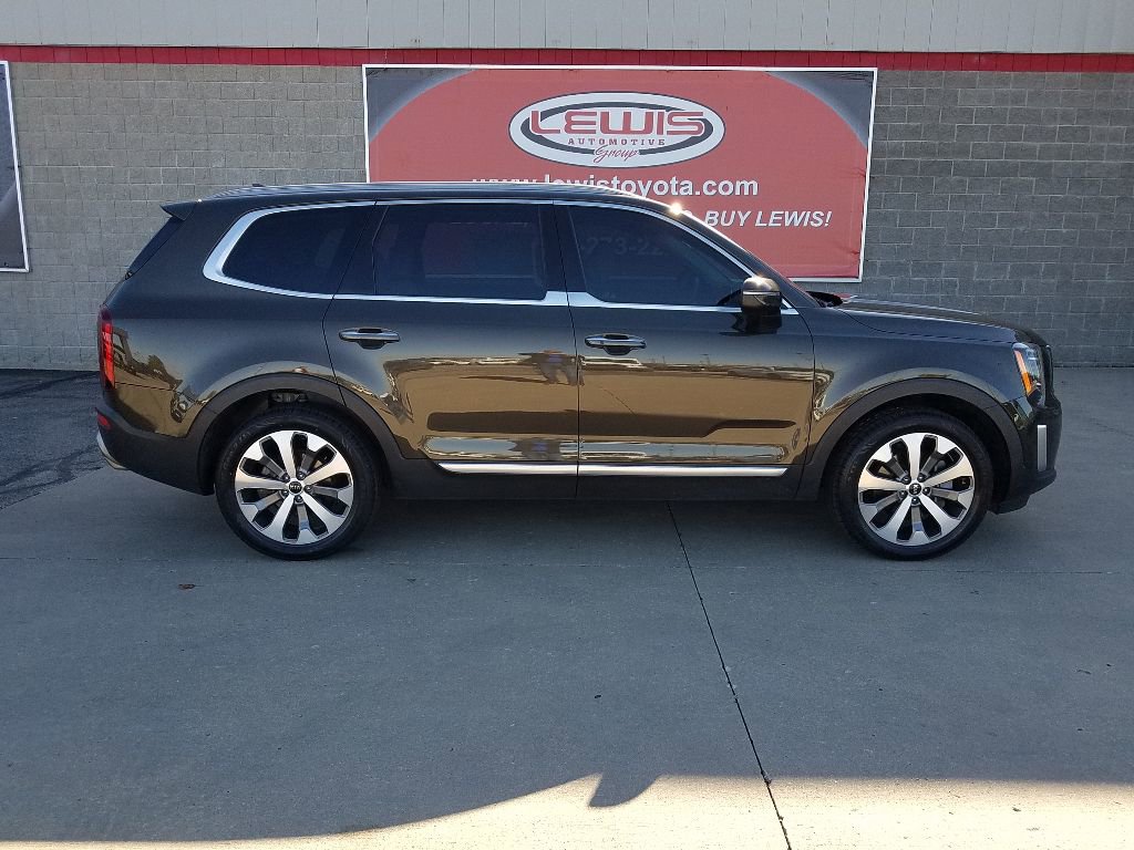 Used 2021 Kia Telluride S with VIN 5XYP6DHC5MG154173 for sale in Kansas City