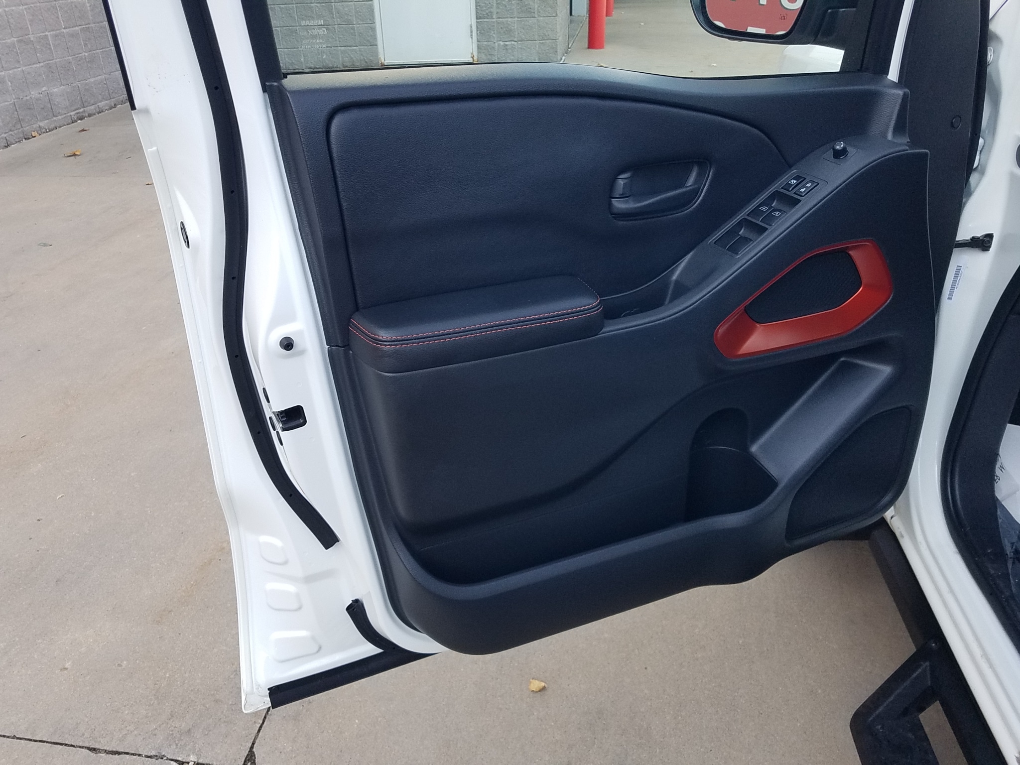 Used 2026 Nissan Frontier PRO-4X with VIN 1N6ED1EK7TN605213 for sale in Kansas City