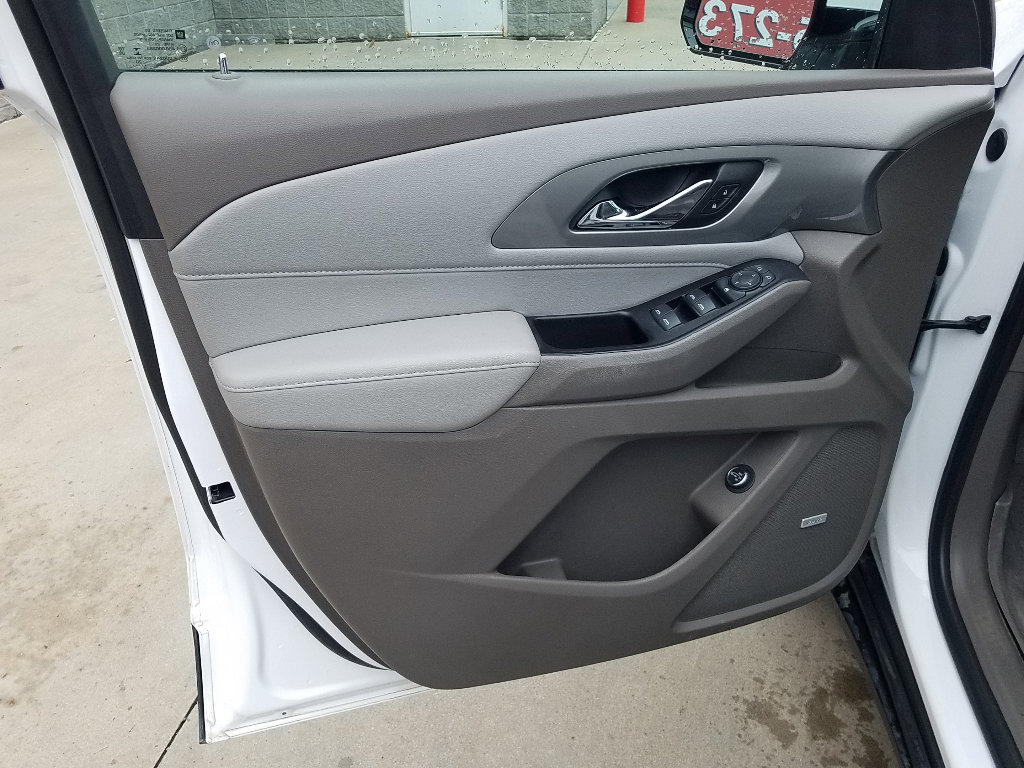 Used 2020 Chevrolet Traverse 3LT with VIN 1GNEVHKW9LJ269580 for sale in Kansas City