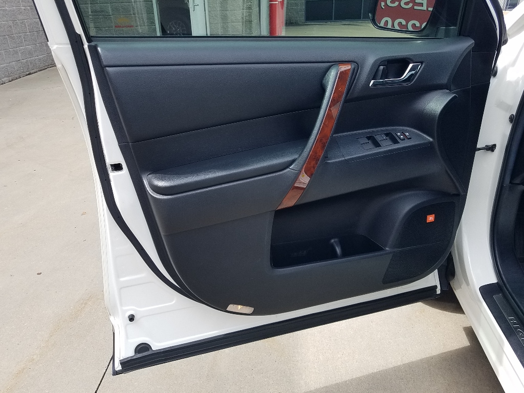 Used 2013 Toyota Highlander Limited with VIN 5TDDK3EH7DS220105 for sale in Kansas City