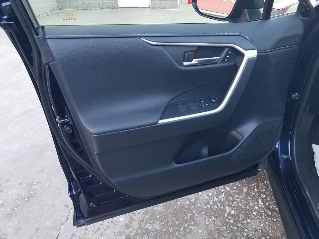 Used 2023 Toyota RAV4 Limited with VIN JTMN1RFV2PD094640 for sale in Kansas City