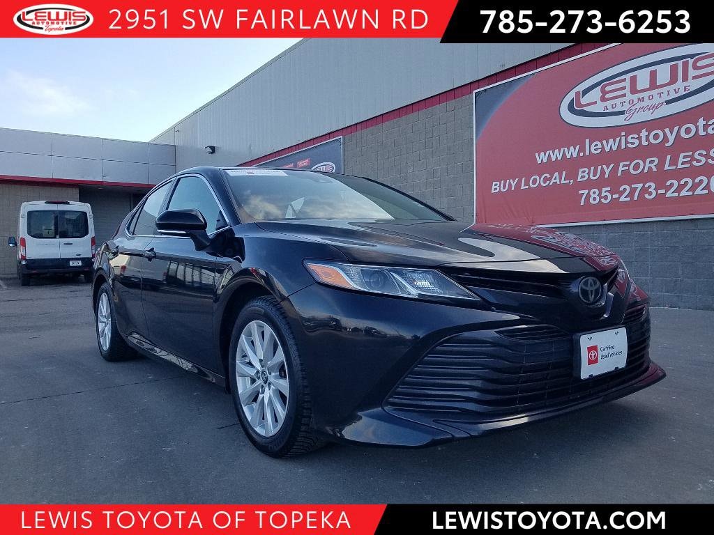 2018 Toyota Camry LE's photo