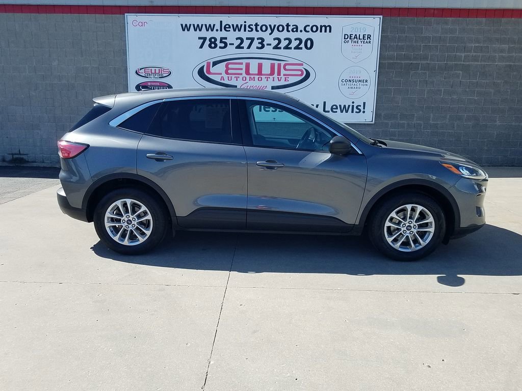 Used 2022 Ford Escape SE with VIN 1FMCU0G6XNUB81017 for sale in Kansas City