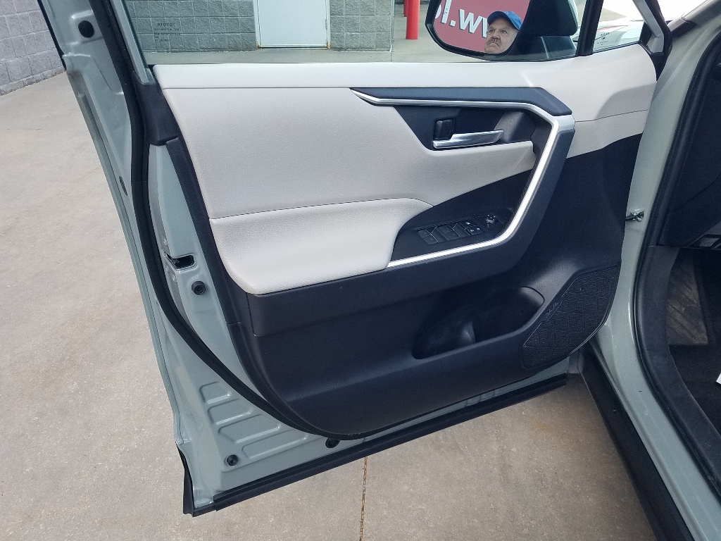 Used 2023 Toyota RAV4 XLE with VIN 2T3W1RFV8PW248680 for sale in Kansas City