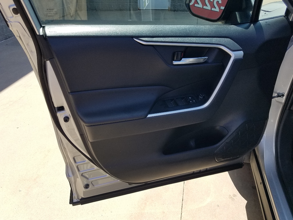 Used 2025 Toyota RAV4 XLE with VIN 2T3P1RFV4SW517089 for sale in Kansas City