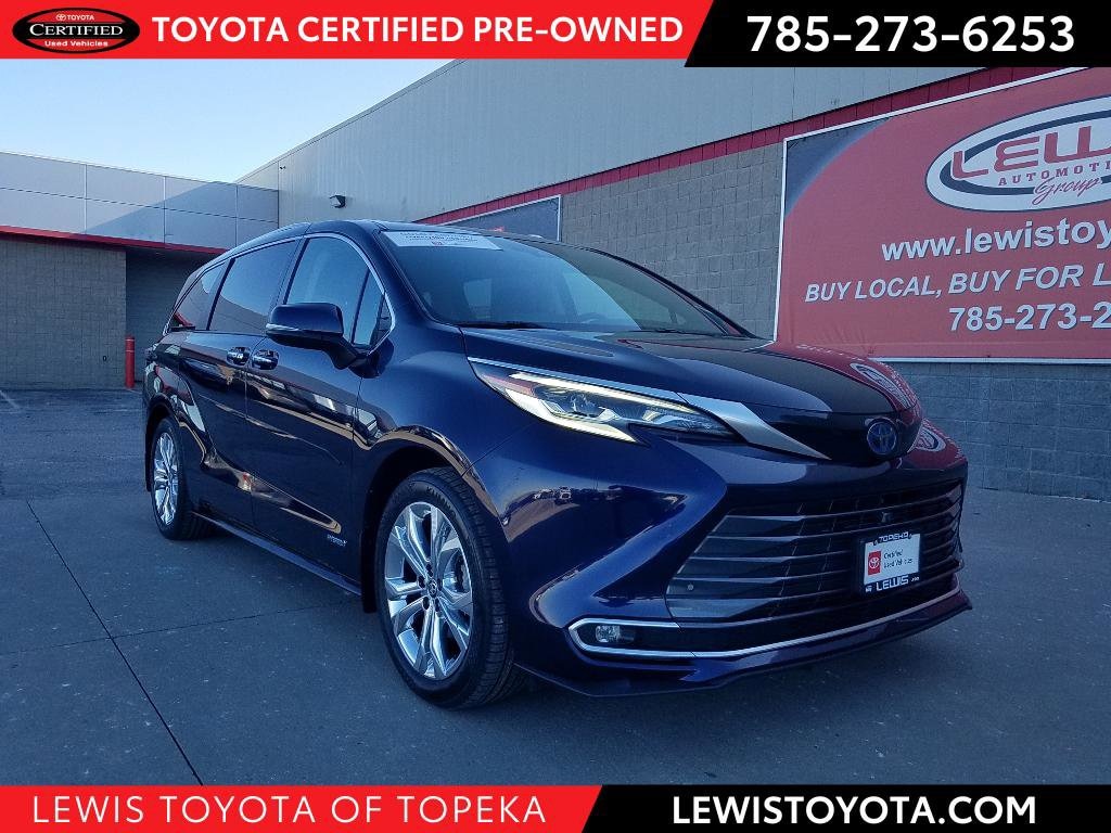 Certified 2021 Toyota Sienna Platinum 7 Passenger Van