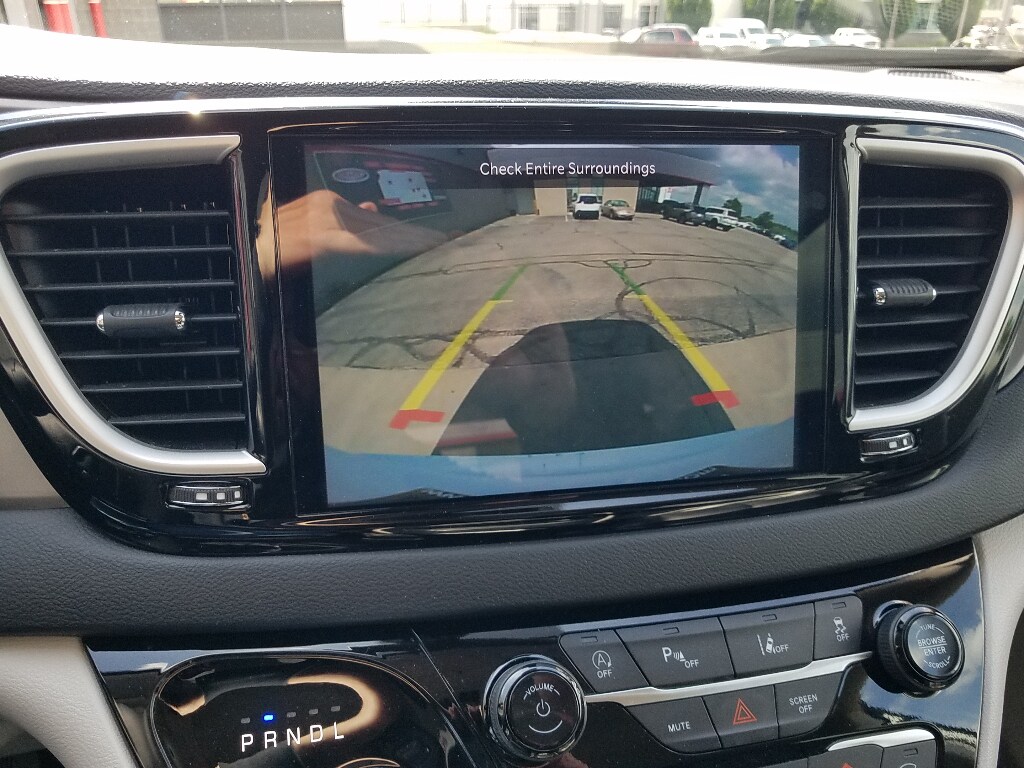 2024 Chrysler Pacifica Touring L - Photo 12
