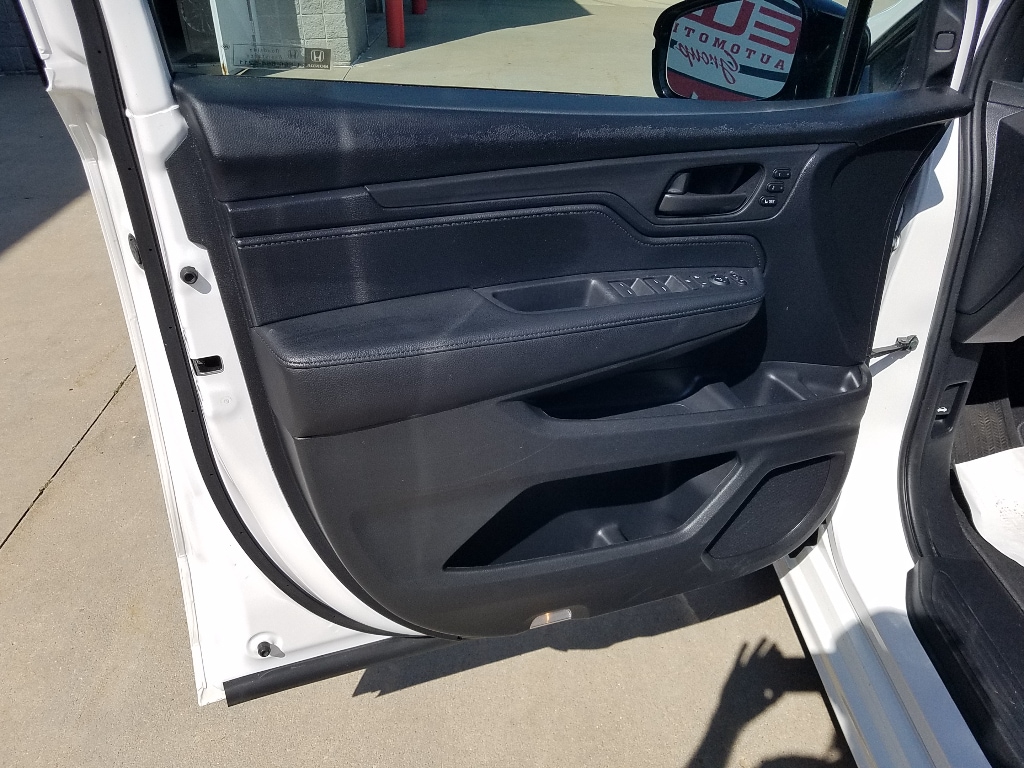 Used 2025 Honda Odyssey Sport L with VIN 5FNRL6H70SB047357 for sale in Kansas City