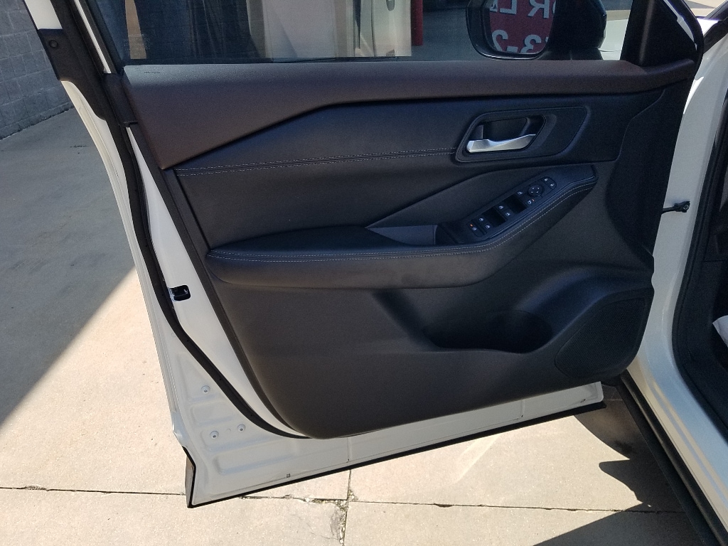 Used 2023 Nissan Rogue SV with VIN JN8BT3BBXPW206714 for sale in Kansas City