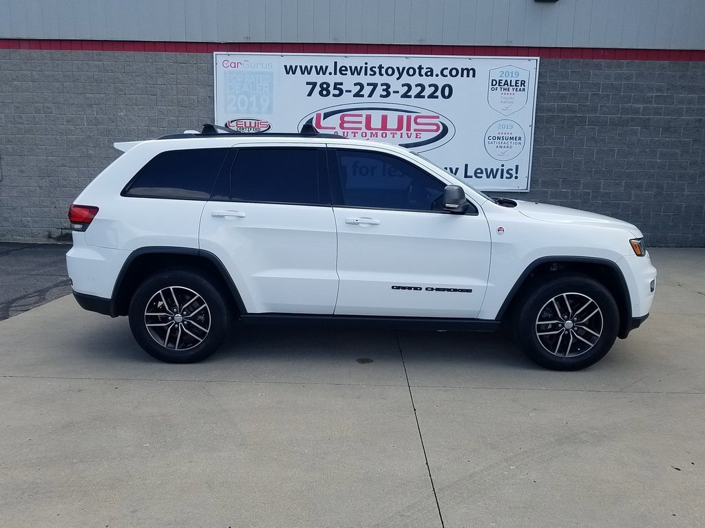 Used 2018 Jeep Grand Cherokee Trailhawk with VIN 1C4RJFLT8JC441940 for sale in Kansas City