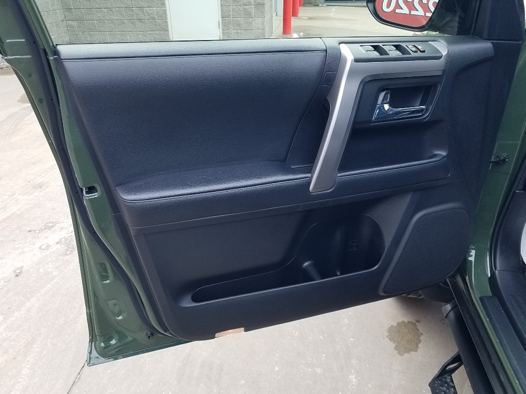 Used 2021 Toyota 4Runner Trail with VIN JTEBU5JR9M5905915 for sale in Kansas City