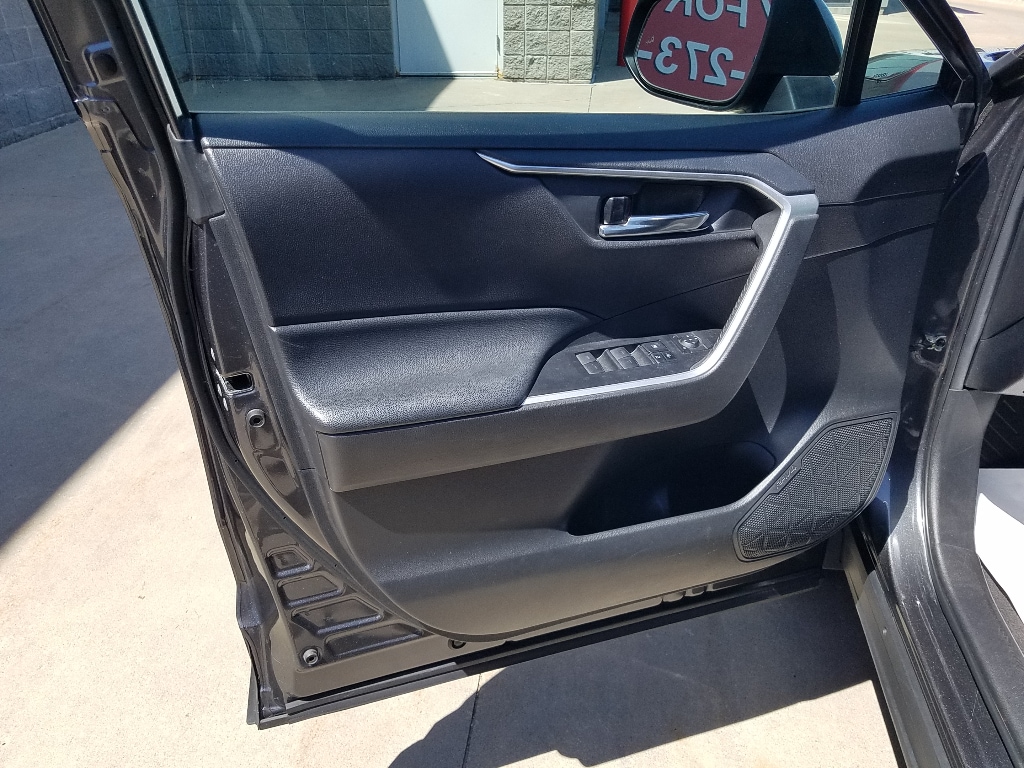 Used 2022 Toyota RAV4 XLE with VIN 4T3RWRFVXNU059878 for sale in Kansas City