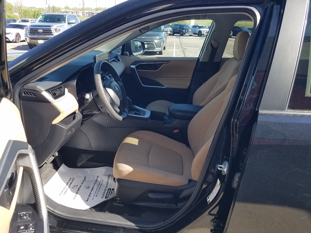 Used 2023 Toyota RAV4 LE with VIN 2T3G1RFV7PW393620 for sale in Kansas City