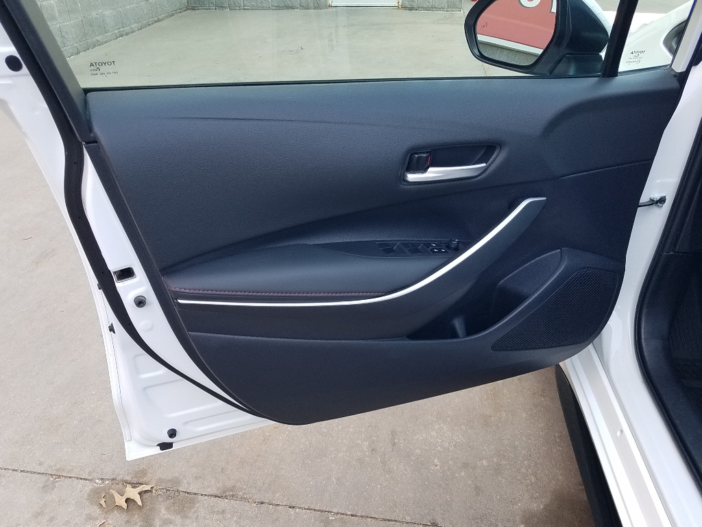 Used 2025 Toyota Corolla SE with VIN 5YFS4MCE6SP226922 for sale in Kansas City