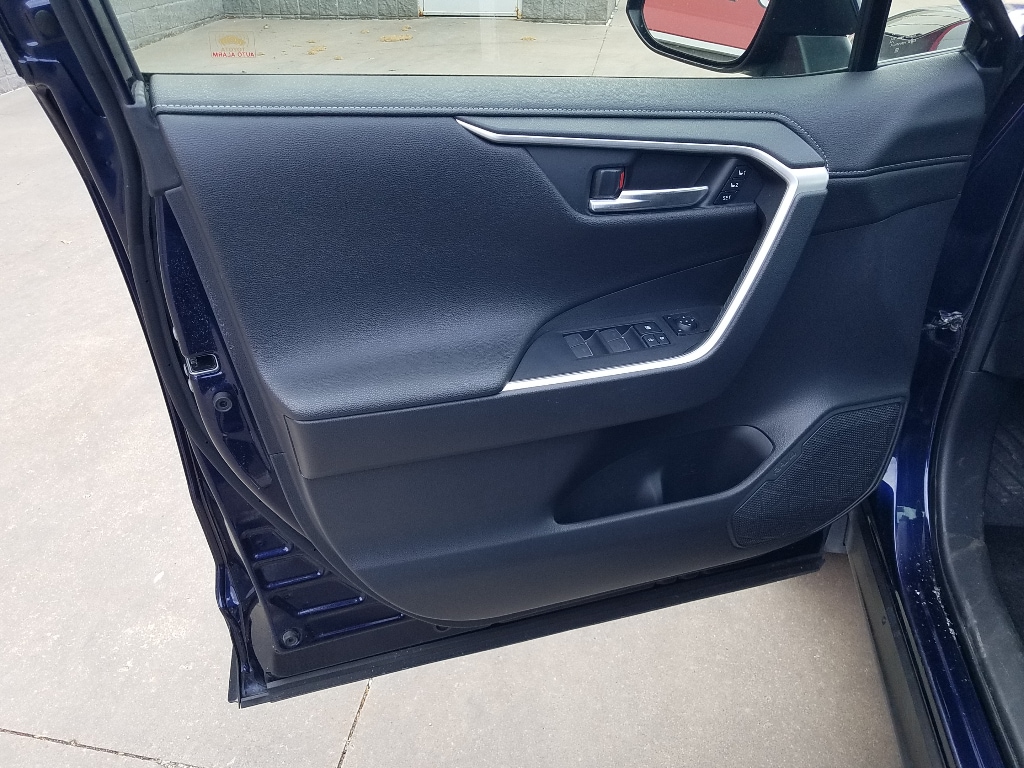 Used 2023 Toyota RAV4 Limited with VIN JTMN1RFV2PD094640 for sale in Kansas City