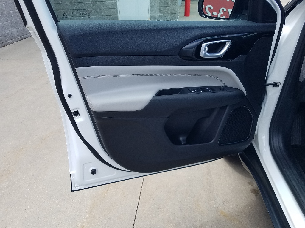 Used 2025 Jeep Compass Limited with VIN 3C4NJDCN7ST512149 for sale in Kansas City