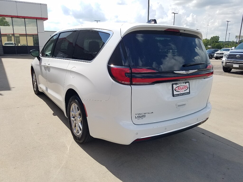 2024 Chrysler Pacifica Touring L - Photo 19
