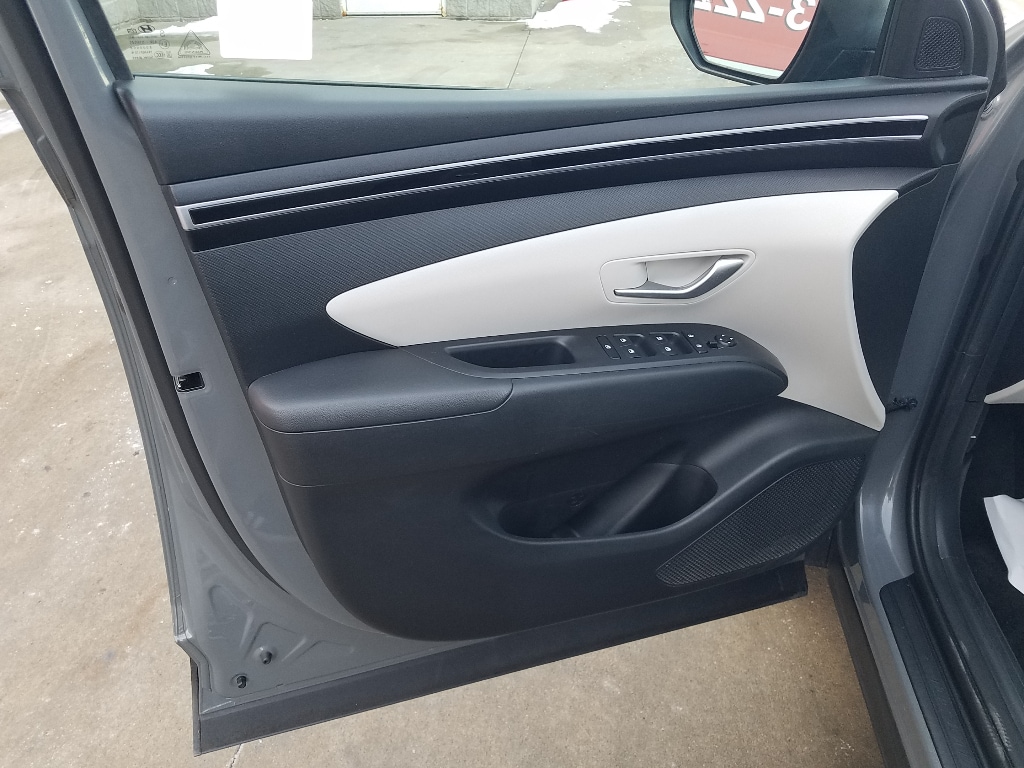 Used 2024 Hyundai Tucson SEL with VIN 5NMJBCDE5RH392458 for sale in Kansas City