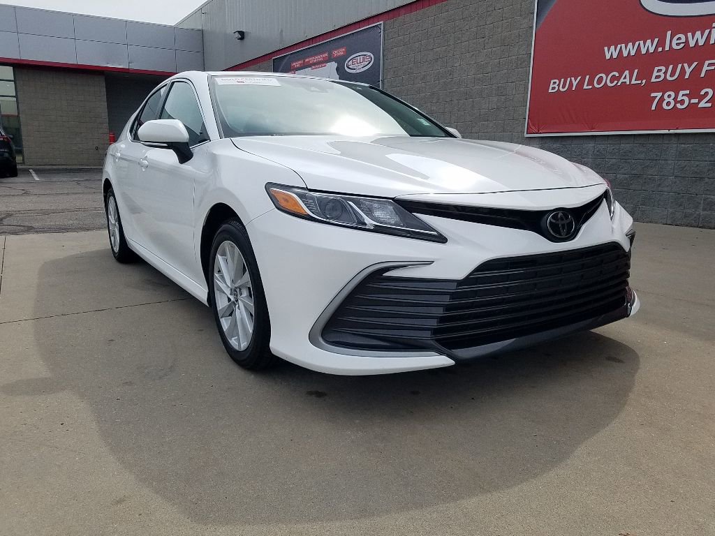 2024 Toyota Camry LE
