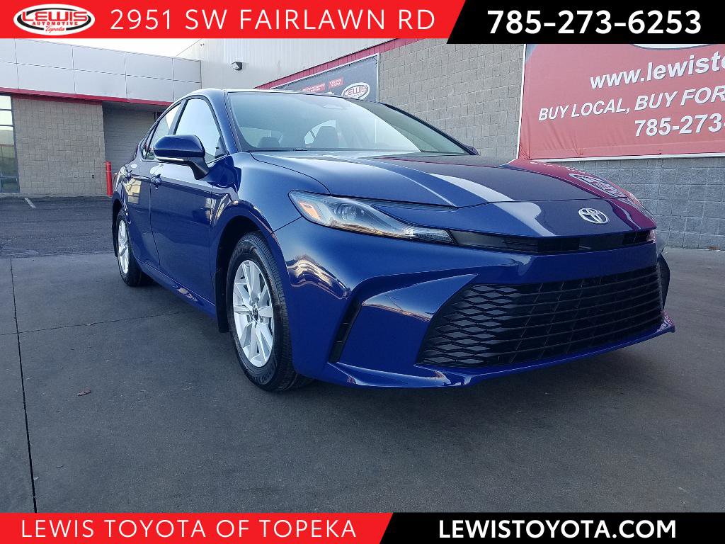 2026 Toyota Camry LE's photo