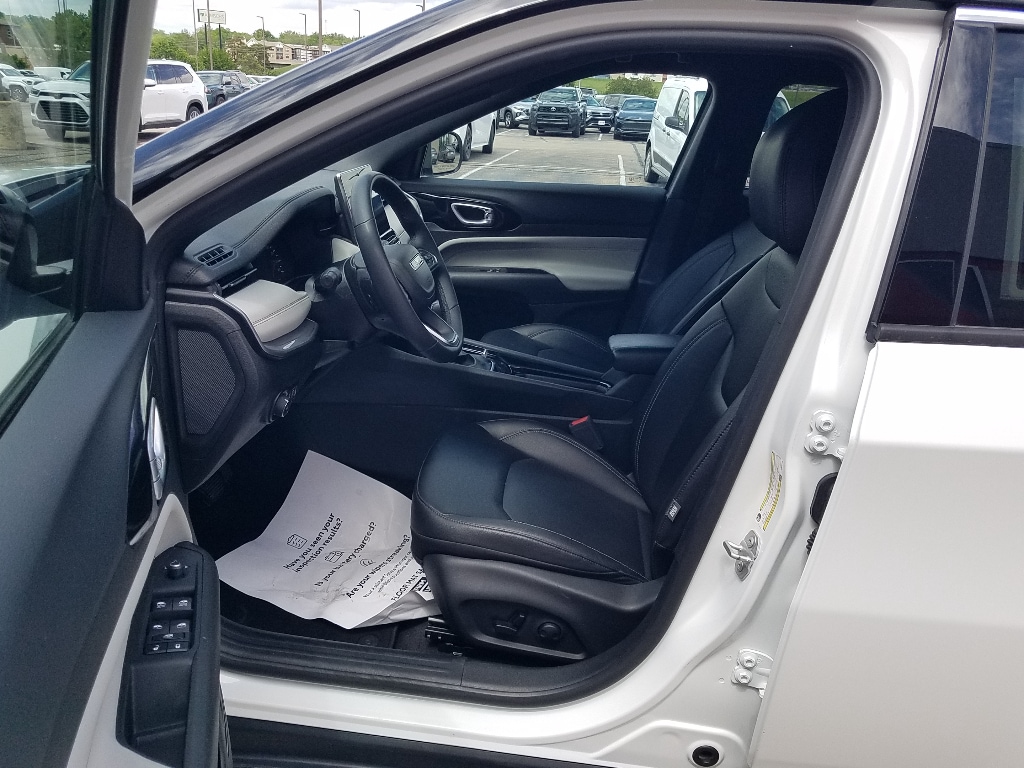 Used 2025 Jeep Compass Limited with VIN 3C4NJDCN7ST512149 for sale in Kansas City