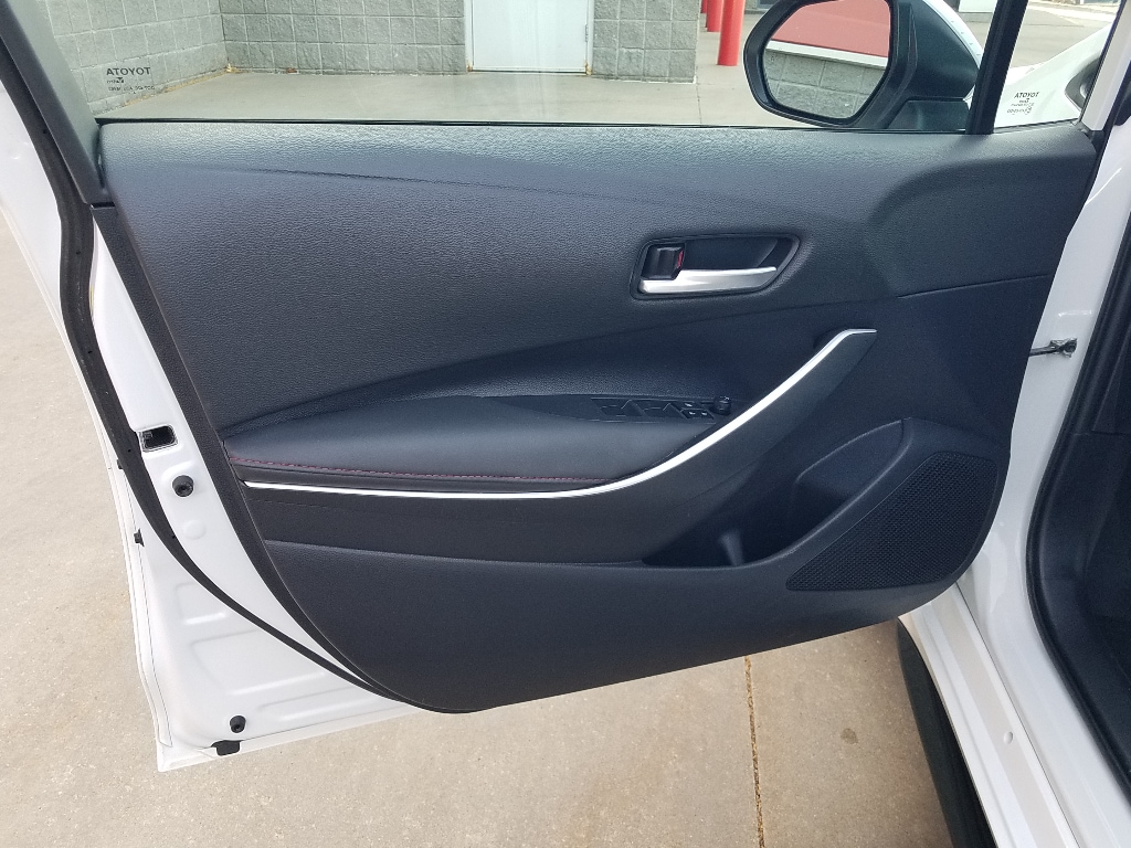 Used 2025 Toyota Corolla SE with VIN 5YFS4MCE7SP226654 for sale in Kansas City