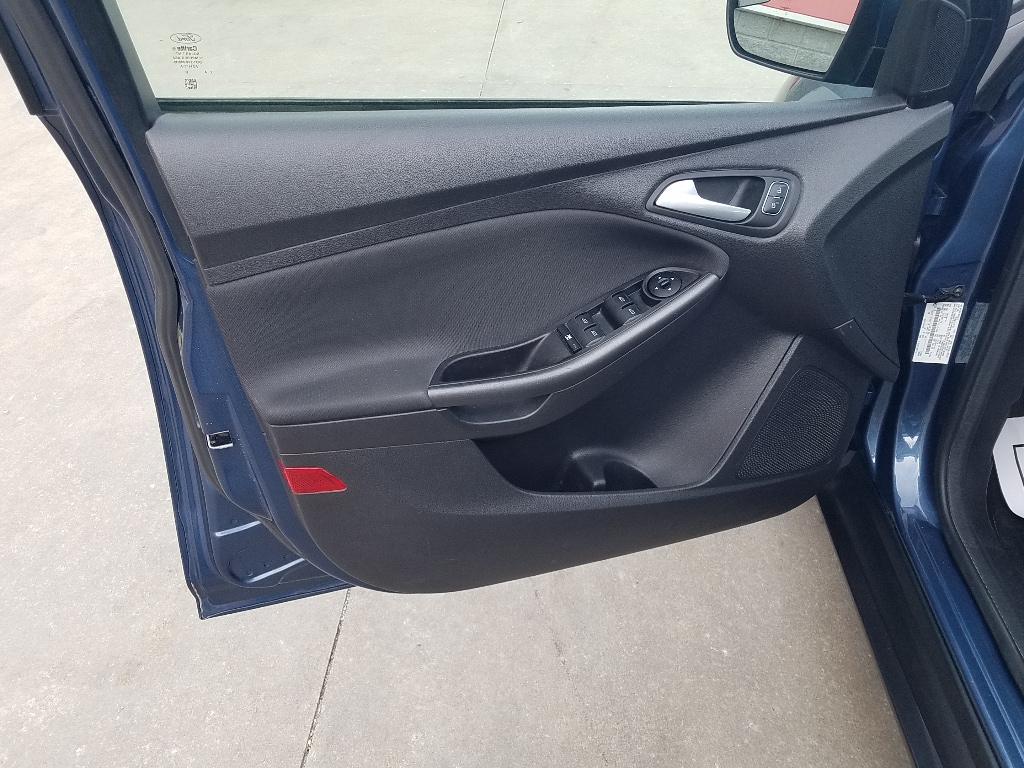 Used 2018 Ford Focus SEL with VIN 1FADP3H20JL216943 for sale in Kansas City