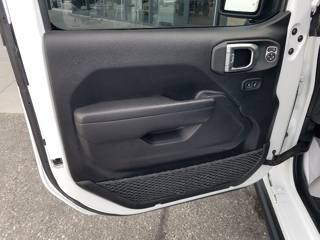 Used 2024 Jeep Wrangler 4-Door Rubicon with VIN 1C4PJXFN0RW114579 for sale in Kansas City