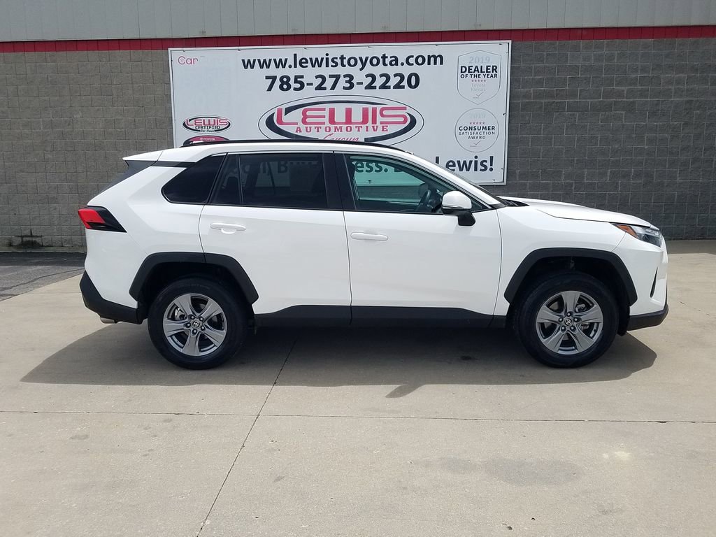 Used 2022 Toyota RAV4 XLE with VIN 2T3P1RFV3NW253979 for sale in Kansas City
