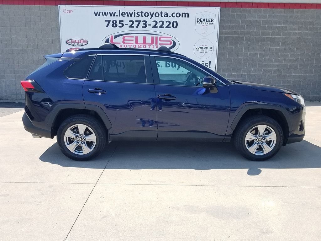 Used 2022 Toyota RAV4 XLE with VIN 2T3P1RFV7NW275452 for sale in Kansas City