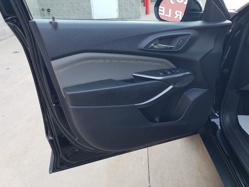 Used 2025 Chevrolet Trax ACTIV SUV