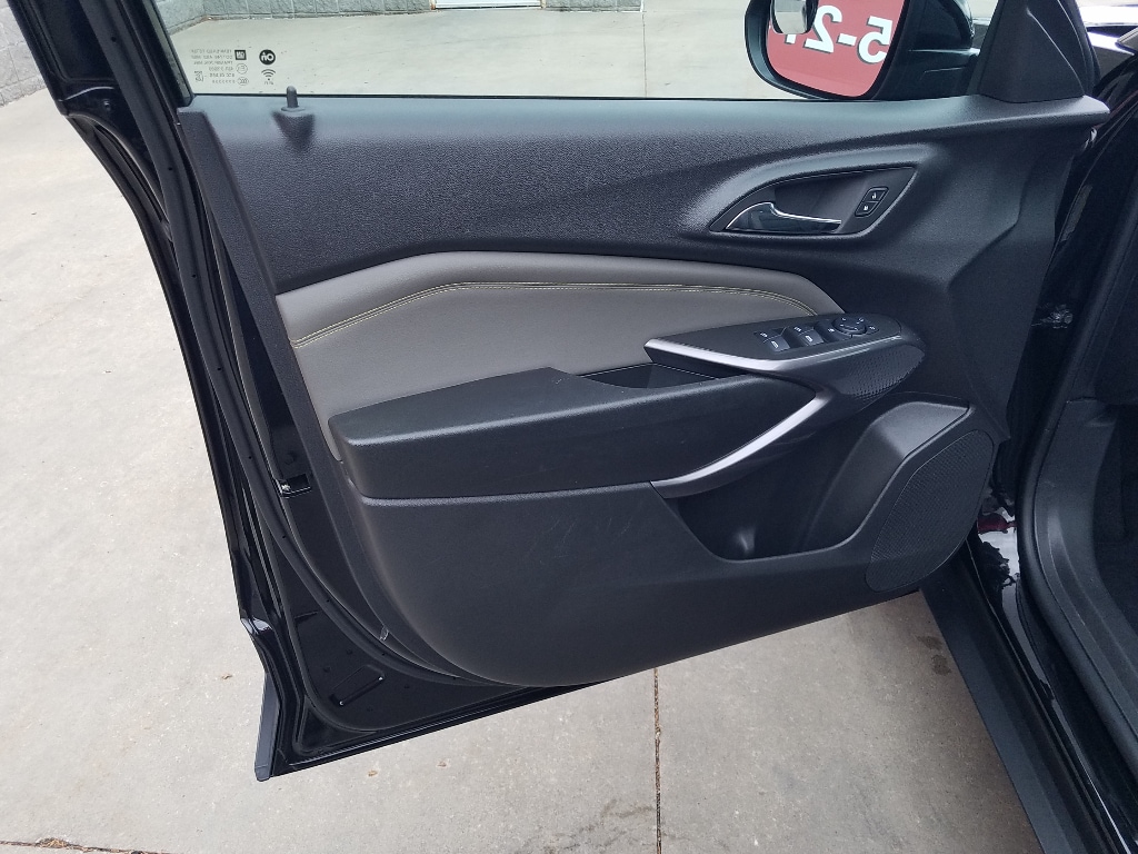 Used 2025 Chevrolet Trax Activ with VIN KL77LKEP2SC081878 for sale in Kansas City