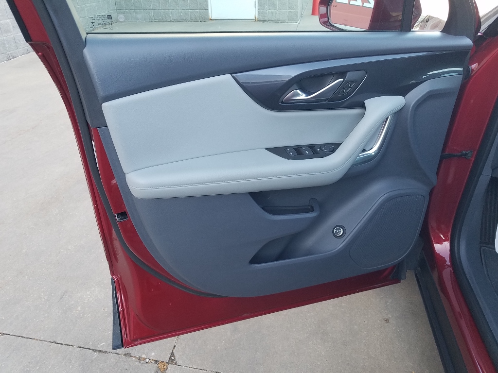 Used 2019 Chevrolet Blazer 2LT with VIN 3GNKBGRS5KS591395 for sale in Kansas City