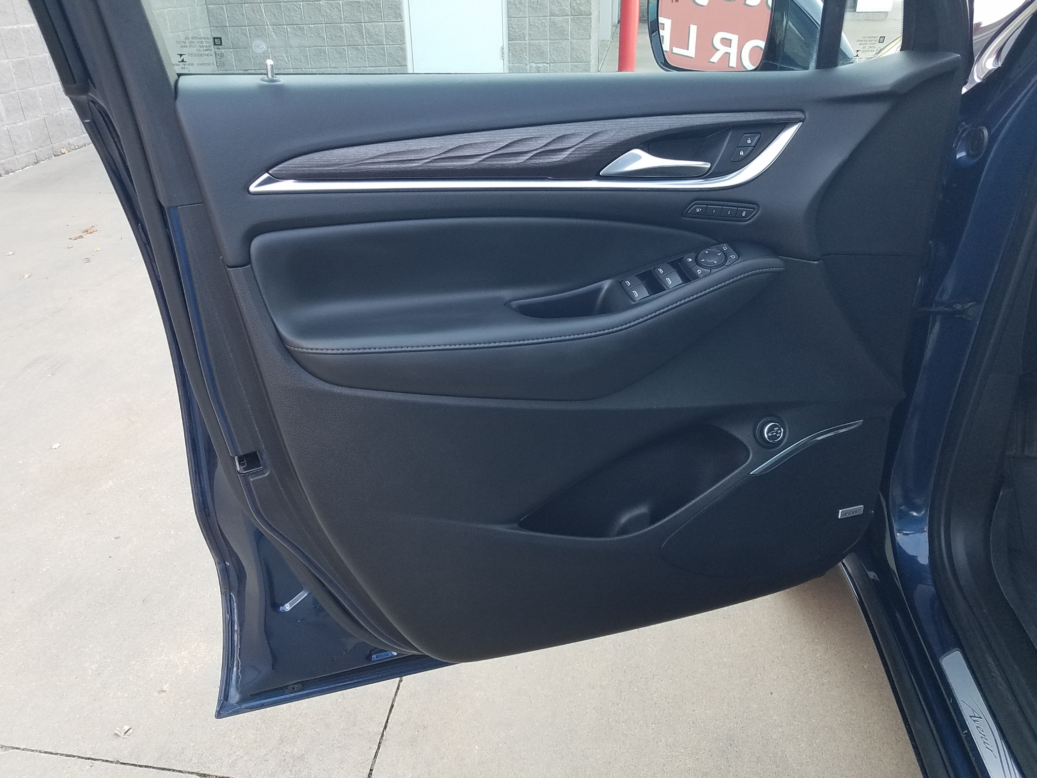 Used 2023 Buick Enclave Avenir with VIN 5GAERDKW6PJ108858 for sale in Kansas City