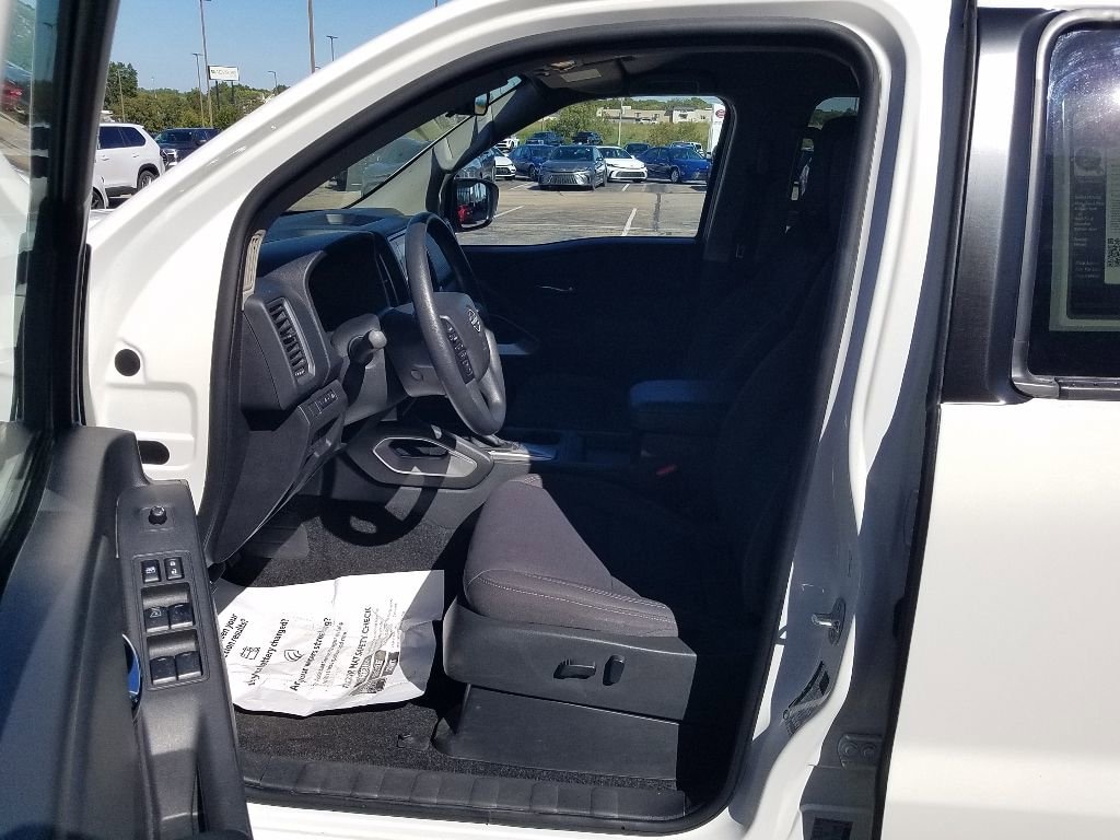 Used 2023 Nissan Frontier SV Truck Crew Cab