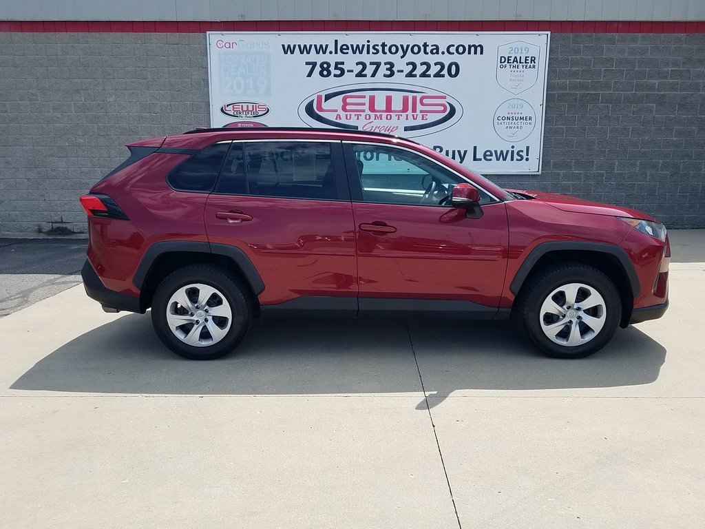 Used 2021 Toyota RAV4 LE with VIN 2T3G1RFV9MW152833 for sale in Kansas City