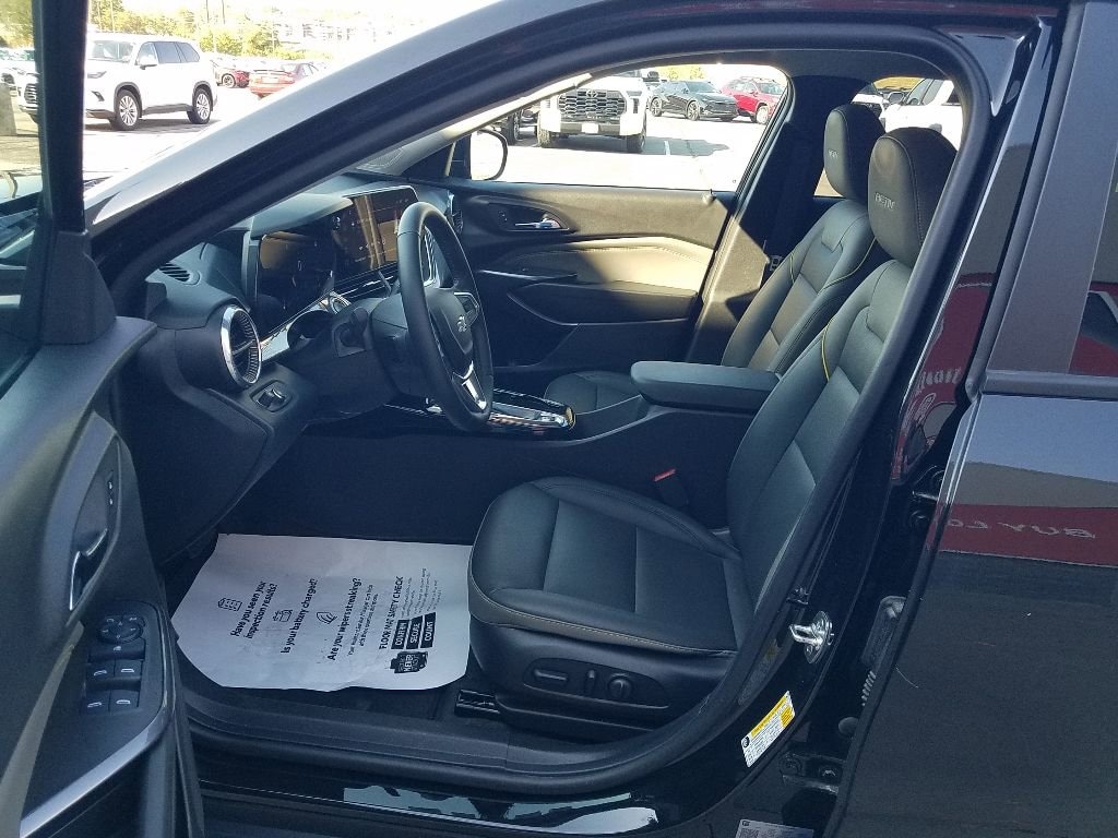 Used 2025 Chevrolet Trax ACTIV SUV