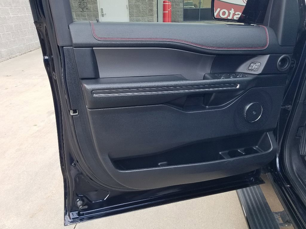 Used 2021 Ford Expedition Limited with VIN 1FMJU2AT8MEA71965 for sale in Kansas City