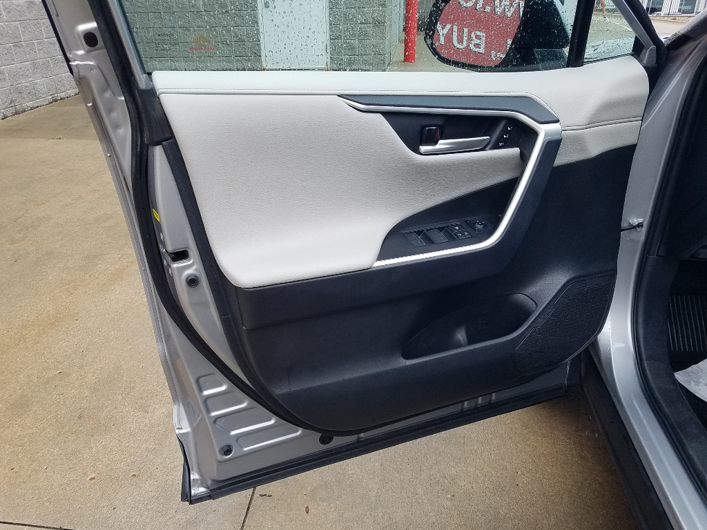 Used 2025 Toyota RAV4 Limited with VIN 2T3N1RFV6SW516159 for sale in Kansas City