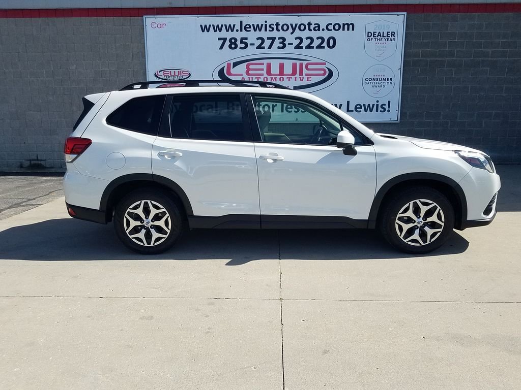 Used 2023 Subaru Forester Premium with VIN JF2SKAEC1PH494927 for sale in Kansas City
